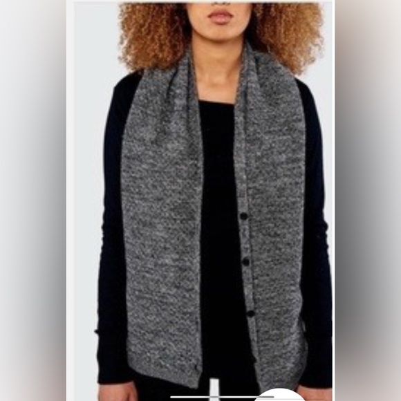 Bench Gray Knit 7 Ways Multi Functional Accessory. - Picture 4 of 9